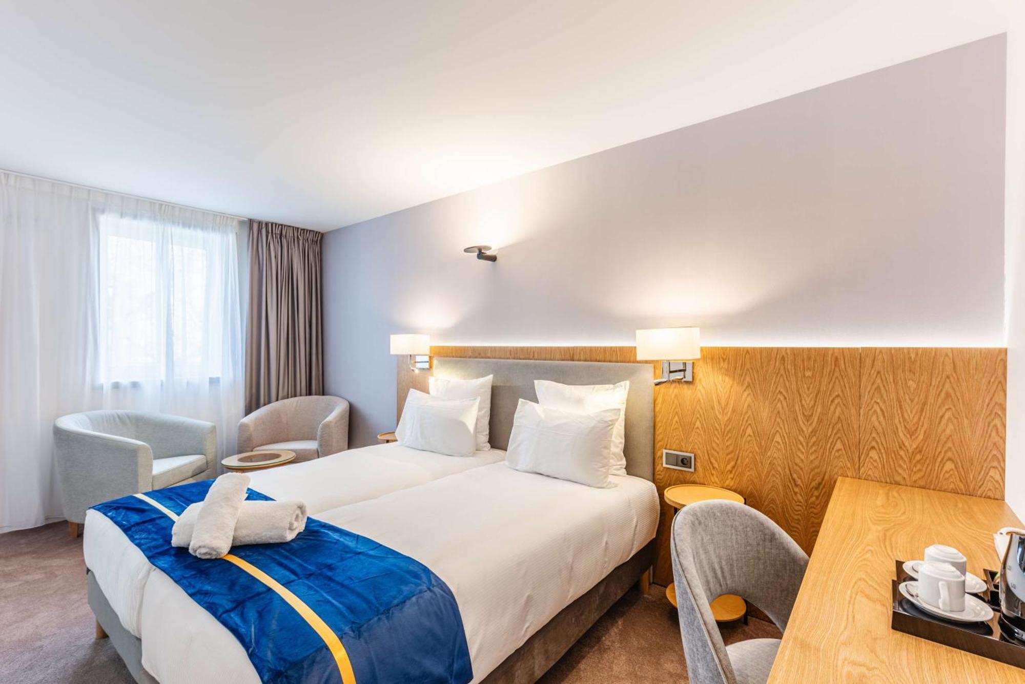Brit Hotel Privilege Paris Rosny-Sous-Bois Exterior photo